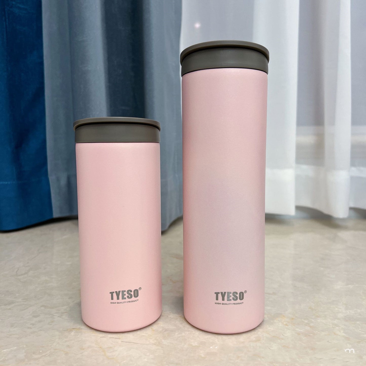 Stainless Steel Tumbler with Lockable Lid